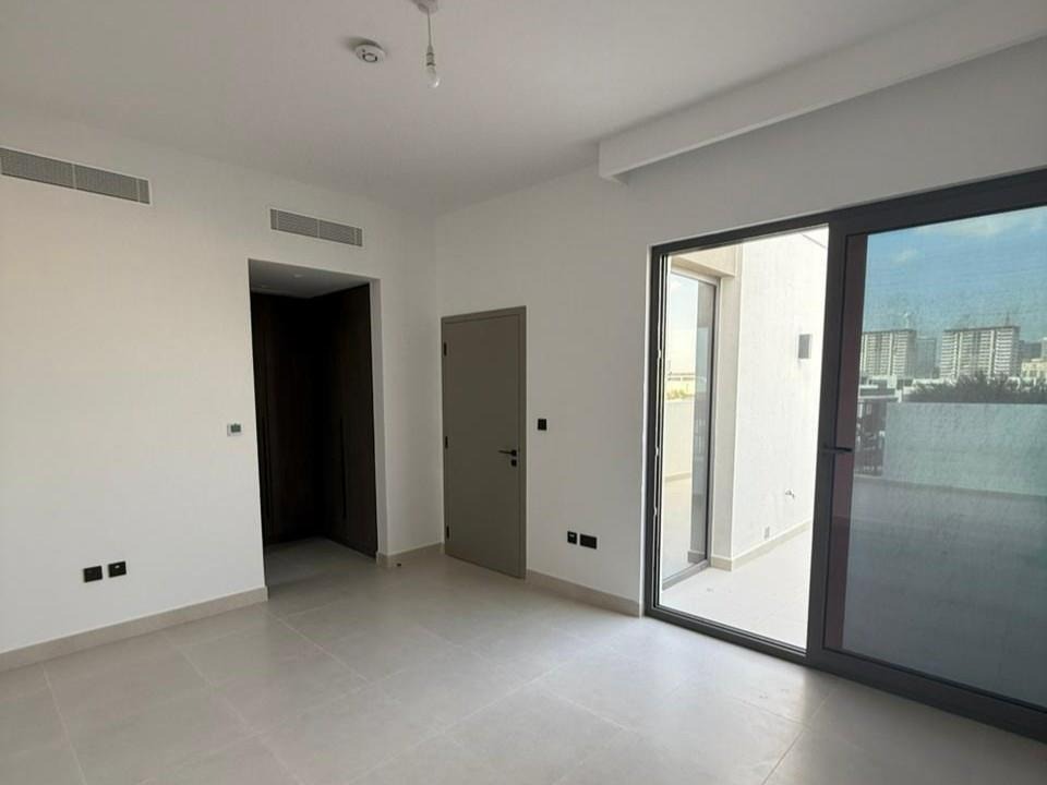 4 Bedrooms Villa in Aura 1