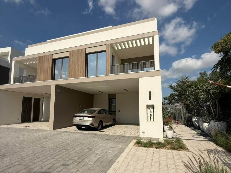4 Bedrooms Villa in Aura 1
