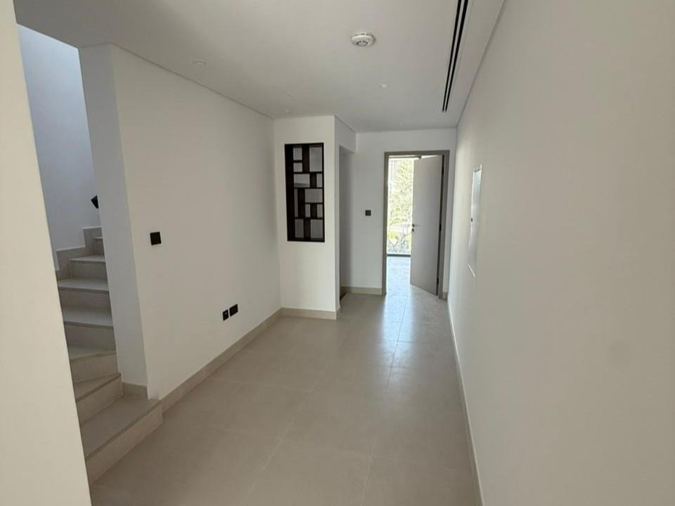 4 Bedrooms Villa in Aura 1