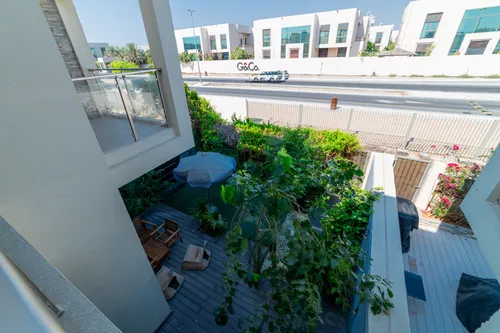 3 Bedrooms Villa in Polo Townhouses