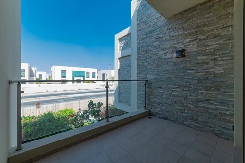 3 Bedrooms Villa in Polo Townhouses