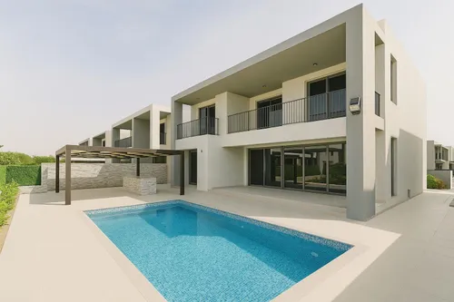 Private Pool | Single Row | Large Plot |