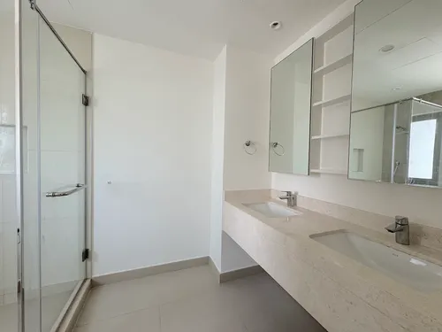 4 Bedrooms Townhouse in Maple 3