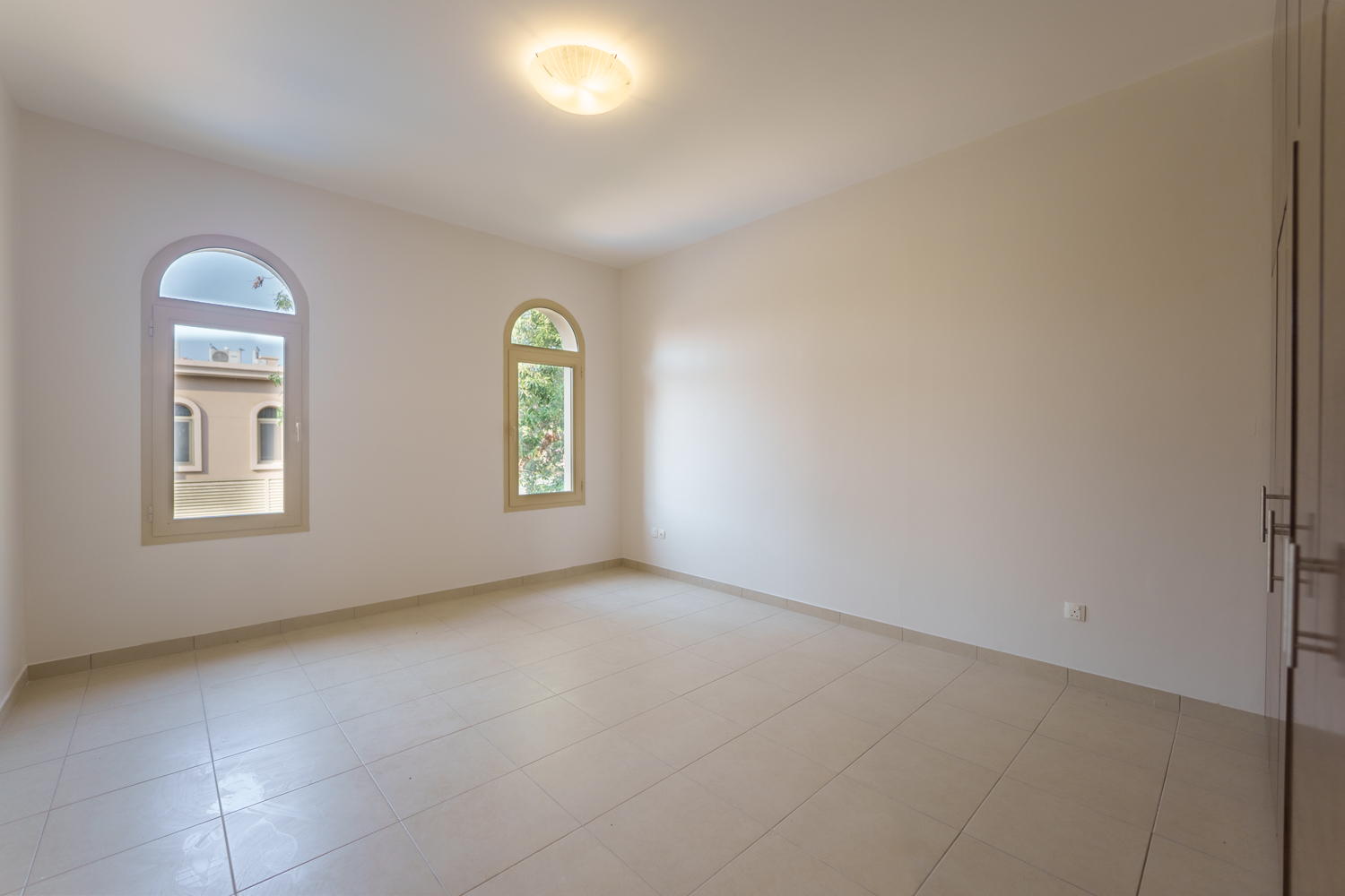 4 Bedrooms Villa in Golf Gardens