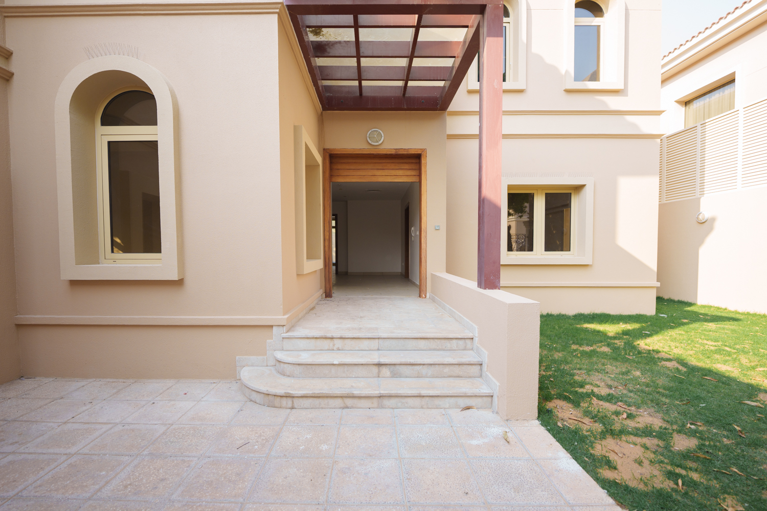 4 Bedrooms Villa in Golf Gardens