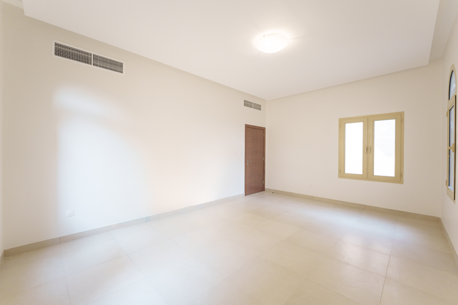 4 Bedrooms Villa in Golf Gardens