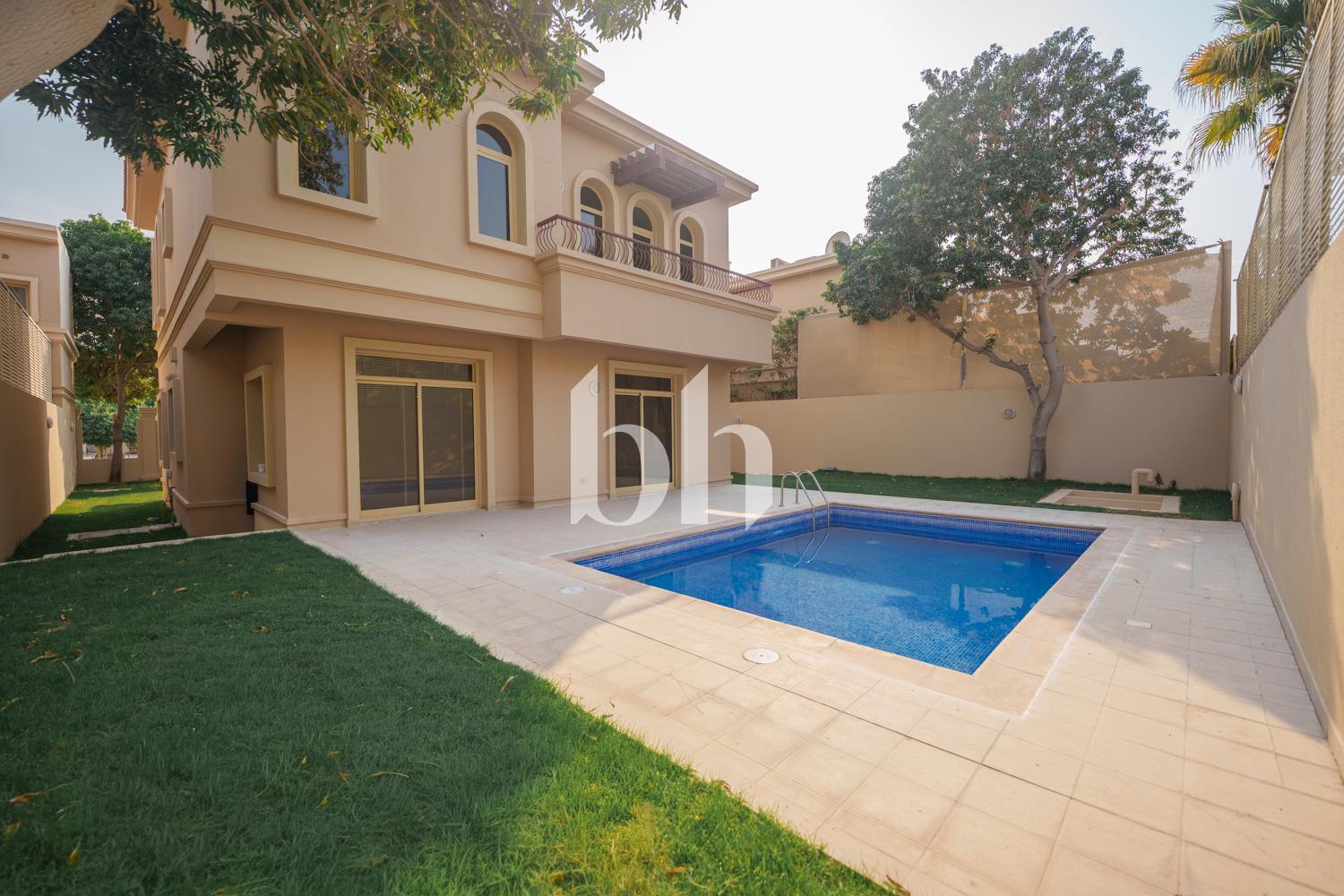 Spacious Backyard | Ideal for Family | Lively