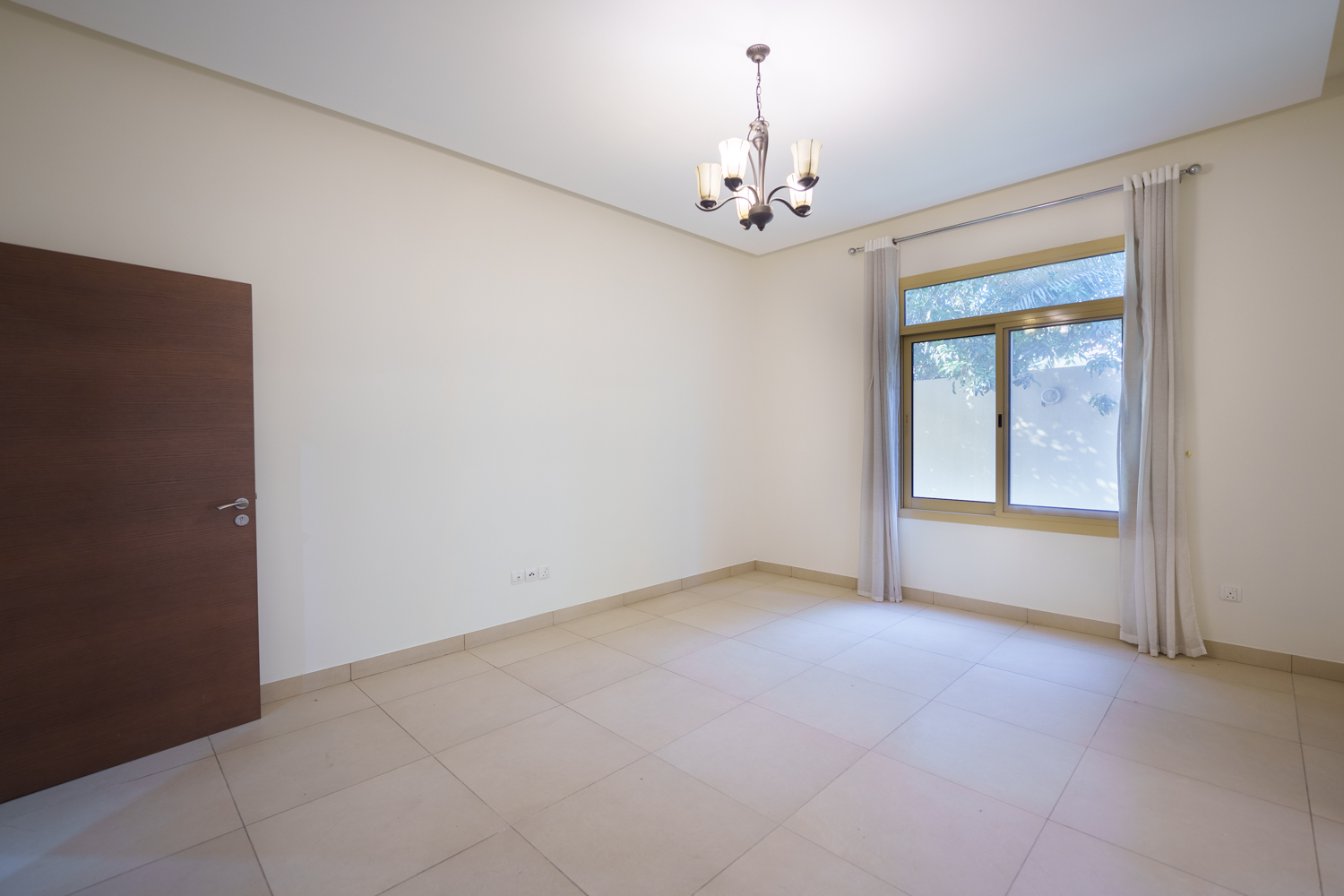 5 Bedrooms Villa in Lailak