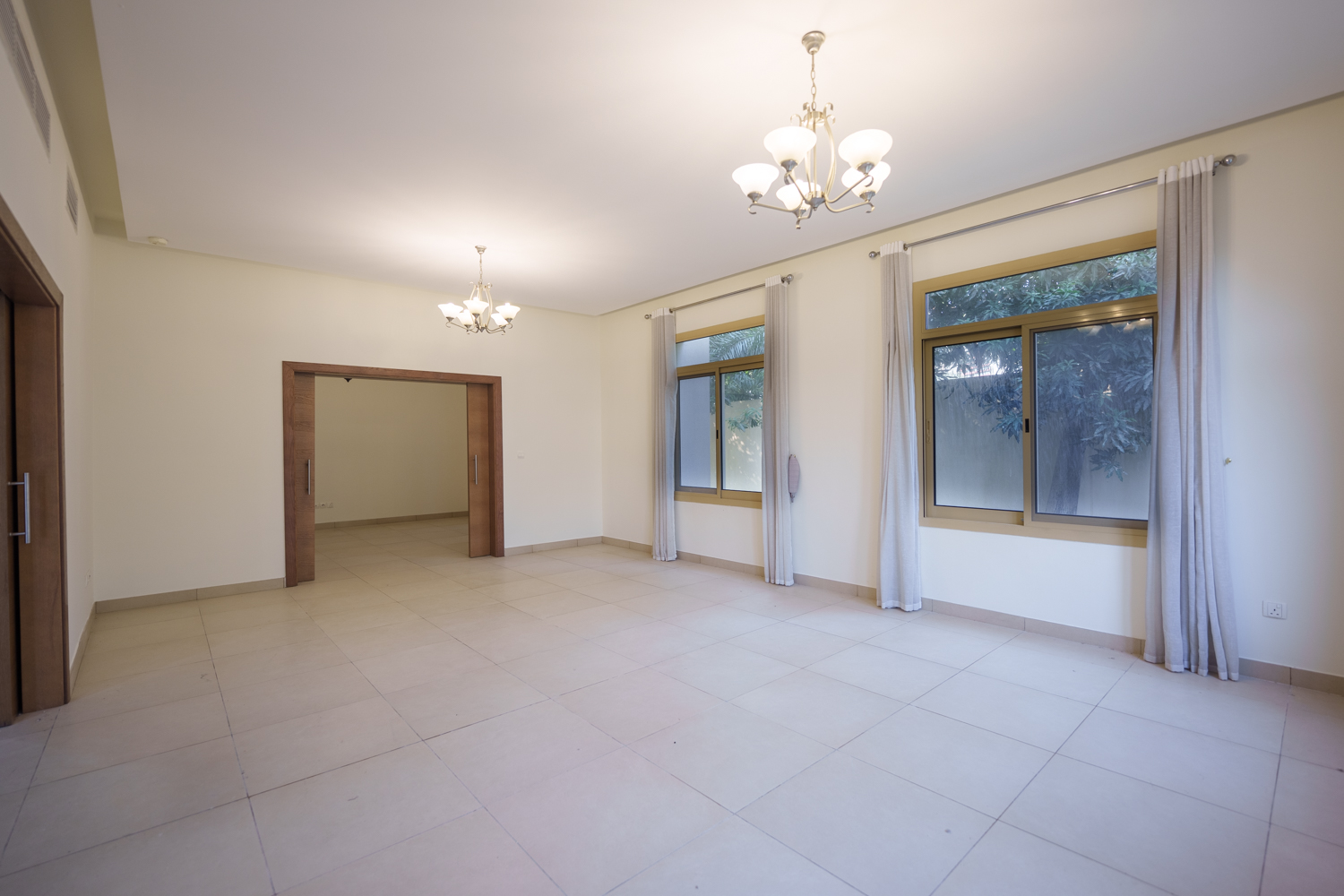 5 Bedrooms Villa in Lailak