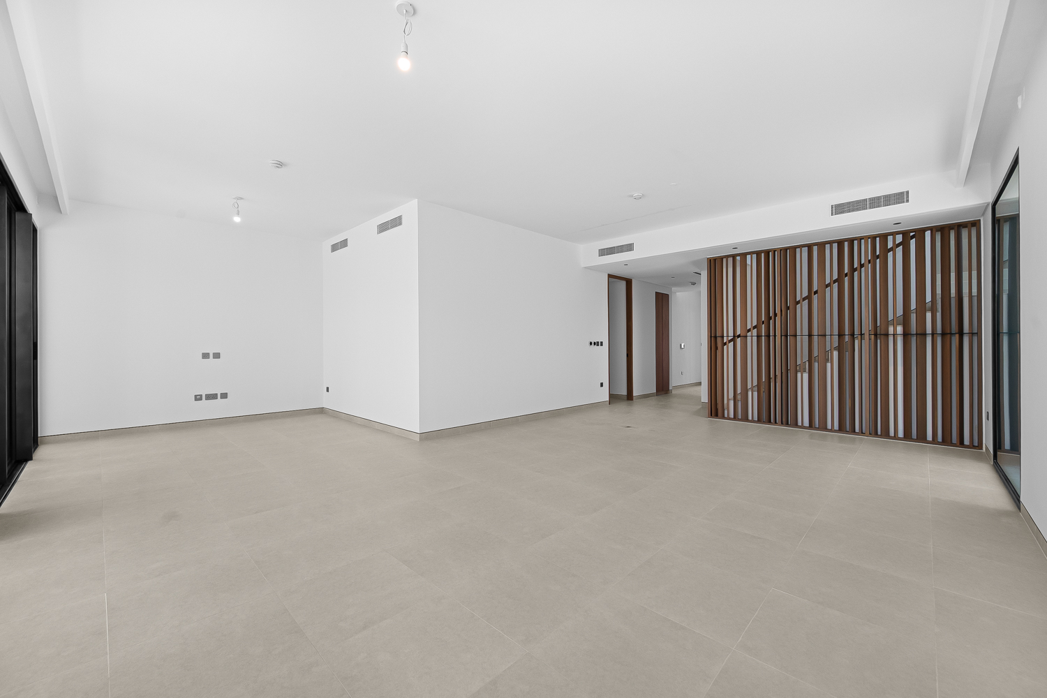 5 Bedrooms Villa in Harmony 2