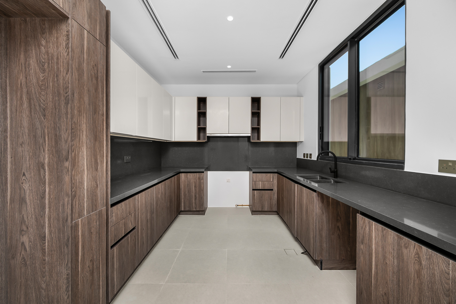 5 Bedrooms Villa in Harmony 2