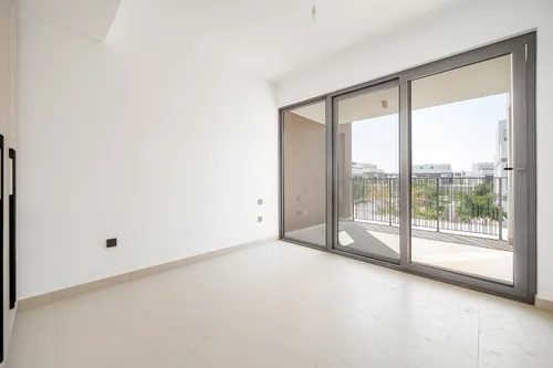 4 Bedrooms Villa in Aura 1