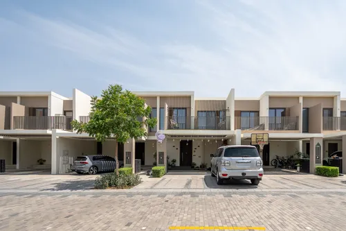 3 Bedrooms Townhouse in Elan 1