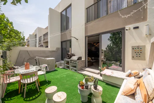 3 Bedrooms Townhouse in Elan 1