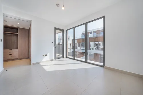 4 Bedrooms Villa in Aura 1