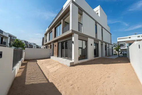 4 Bedrooms Villa in Aura 1