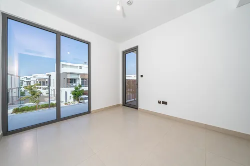 4 Bedrooms Villa in Aura 1