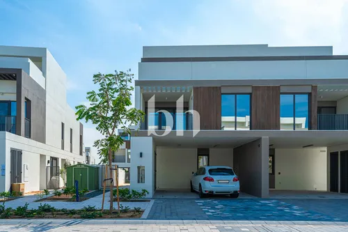 Lagoon Views | Closed Kitchen | Single Row |