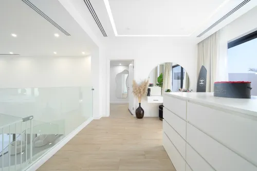 4 Bedrooms Villa in Entertainment Foyer