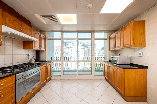 3 Bedrooms Hotel Apartment in Roda Al Murooj