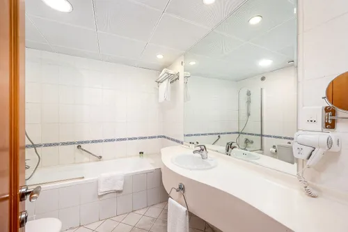 3 Bedrooms Hotel Apartment in Roda Al Murooj