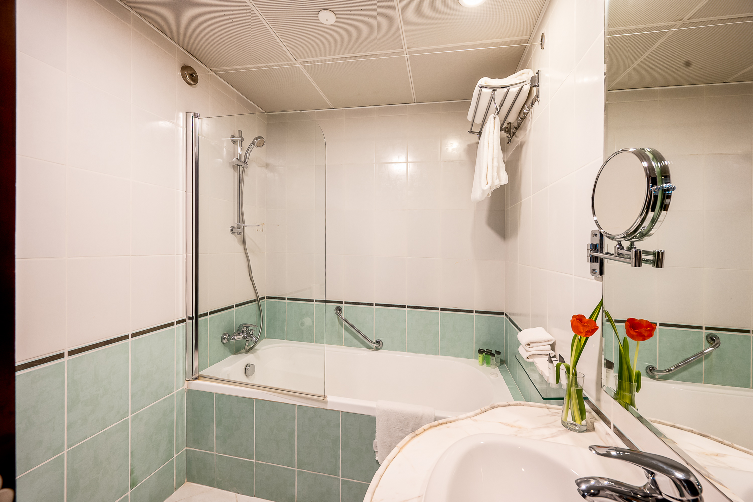 4 Bedrooms Penthouse in Roda Al Murooj