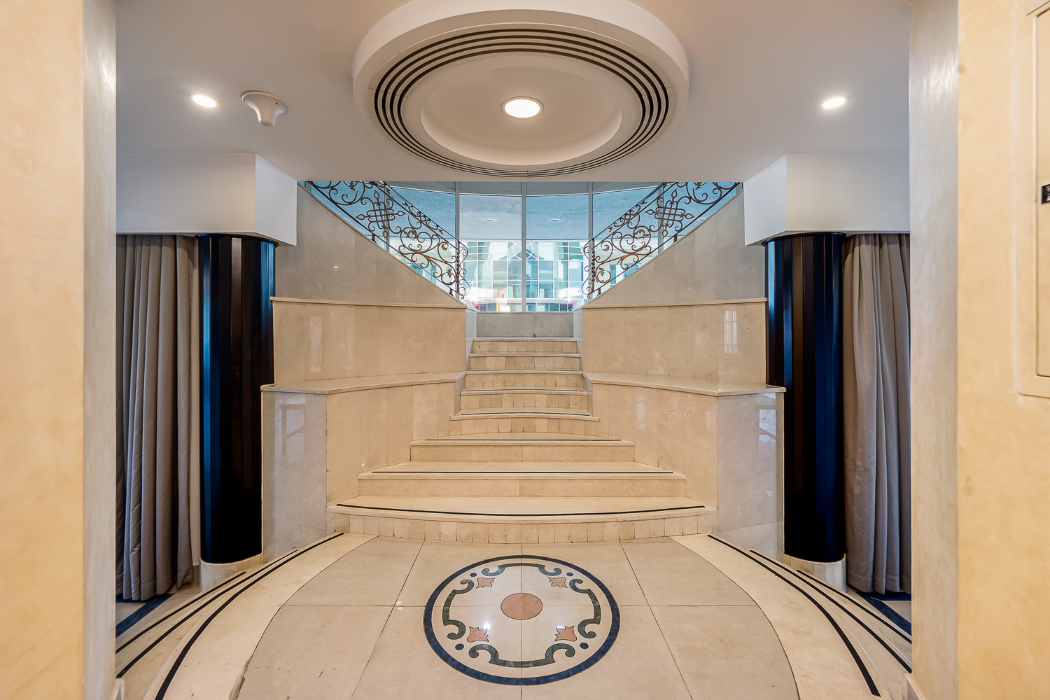 4 Bedrooms Penthouse in Roda Al Murooj