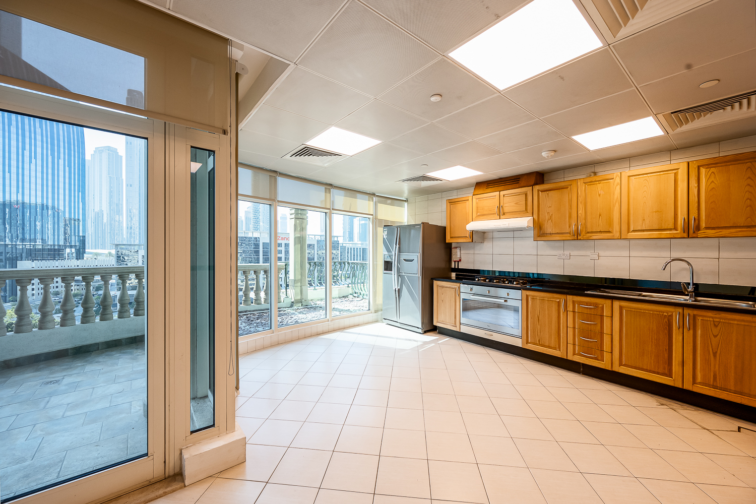 4 Bedrooms Penthouse in Roda Al Murooj