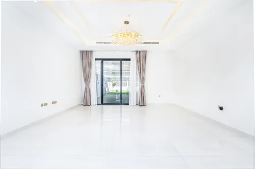 4 Bedrooms Townhouse in District 1A