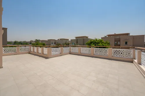 3 Bedrooms Villa in Maeen 5