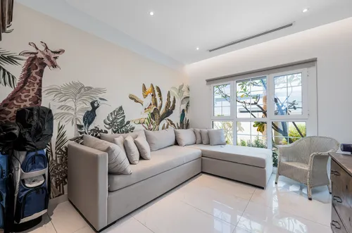 3 Bedrooms Villa in Maeen 5