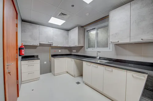 3 Bedrooms Apartment in Blue Reef Building