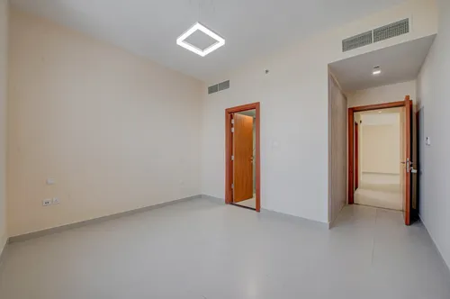 3 Bedrooms Apartment in Blue Reef Building