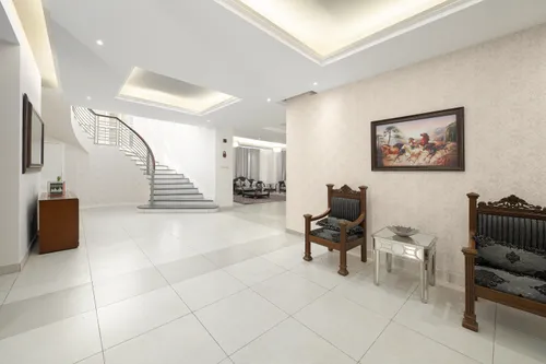 6 Bedrooms Villa in B Villas