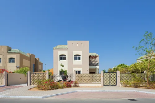 6 Bedrooms Villa in B Villas