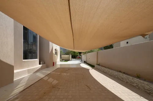 6 Bedrooms Villa in B Villas