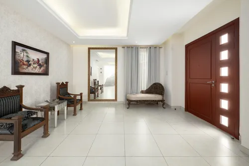 6 Bedrooms Villa in B Villas