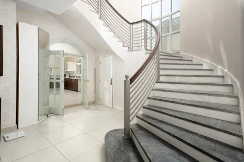 6 Bedrooms Villa in B Villas