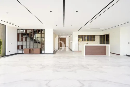 5 Bedrooms Villa in Jumeirah Park Homes