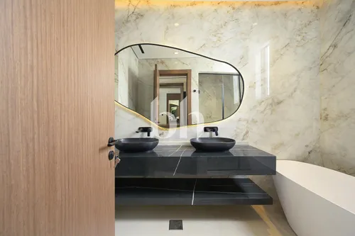 5 Bedrooms Villa in Jumeirah Park Homes