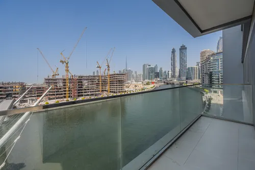 3 Bedrooms Apartment in Canal Front Residence 7
