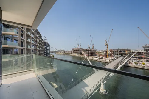 3 Bedrooms Apartment in Canal Front Residence 7