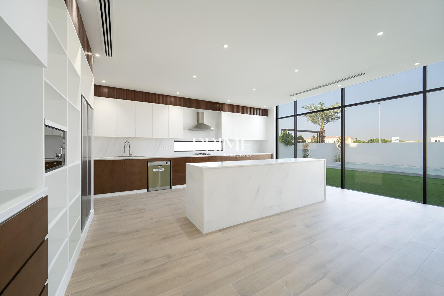 5 Bedrooms Villa in Jumeirah Park Homes