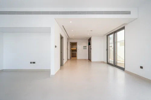 4 Bedrooms Villa in Aura 1