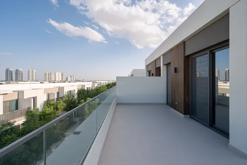 4 Bedrooms Villa in Aura 1