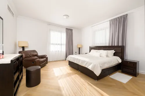 5 Bedrooms Villa in Western Residence North