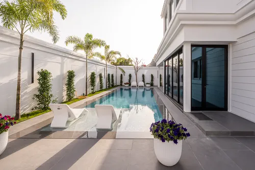 5 Bedrooms Villa in Western Residence North