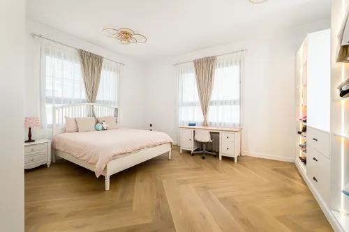 5 Bedrooms Villa in Western Residence North