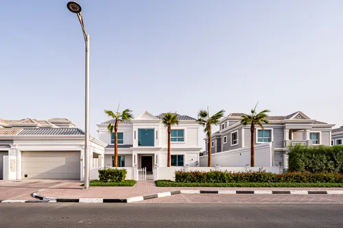 5 Bedrooms Villa in Western Residence North