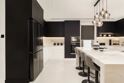 5 Bedrooms Villa in Western Residence North